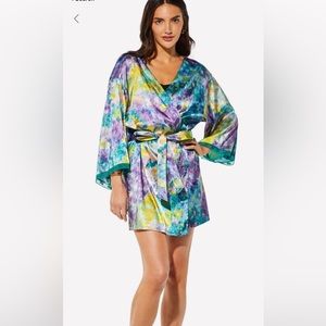 🆕Sattin Pretty Mini Robe - Fabletics